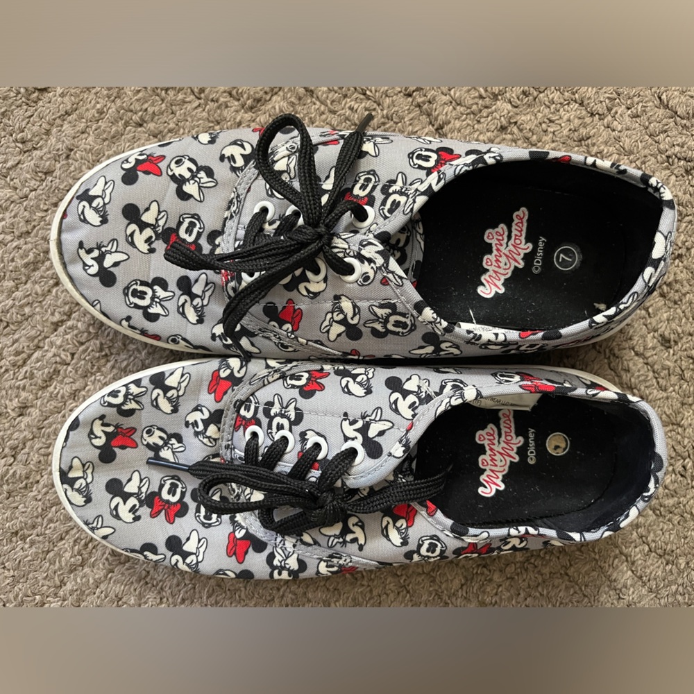 Disney Minnie Mouse Women Sneakers, 7, GUV